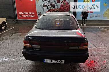 Седан Nissan Maxima 1996 в Днепре