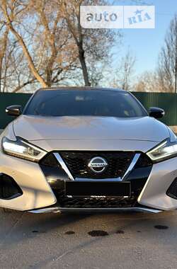 Седан Nissan Maxima 2019 в Хмельницком