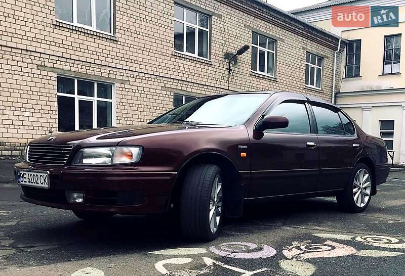 Седан Nissan Maxima 1999 в Вознесенске