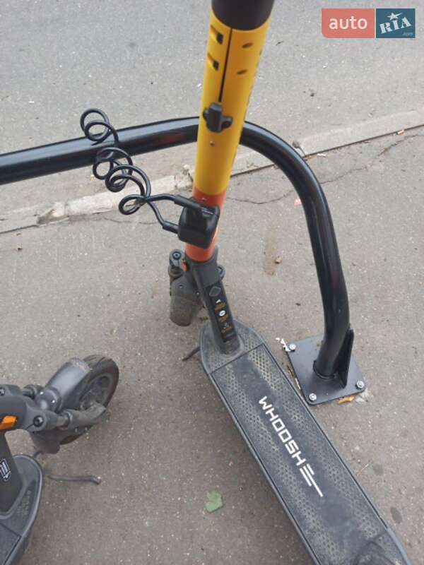 Седан Nissan Maxima 2000 в Смілі