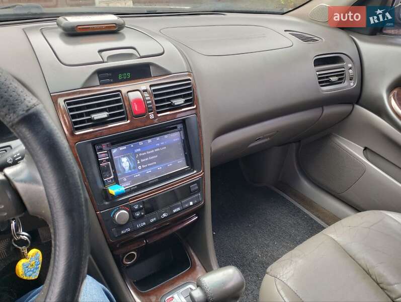 Седан Nissan Maxima 2002 в Новомосковську