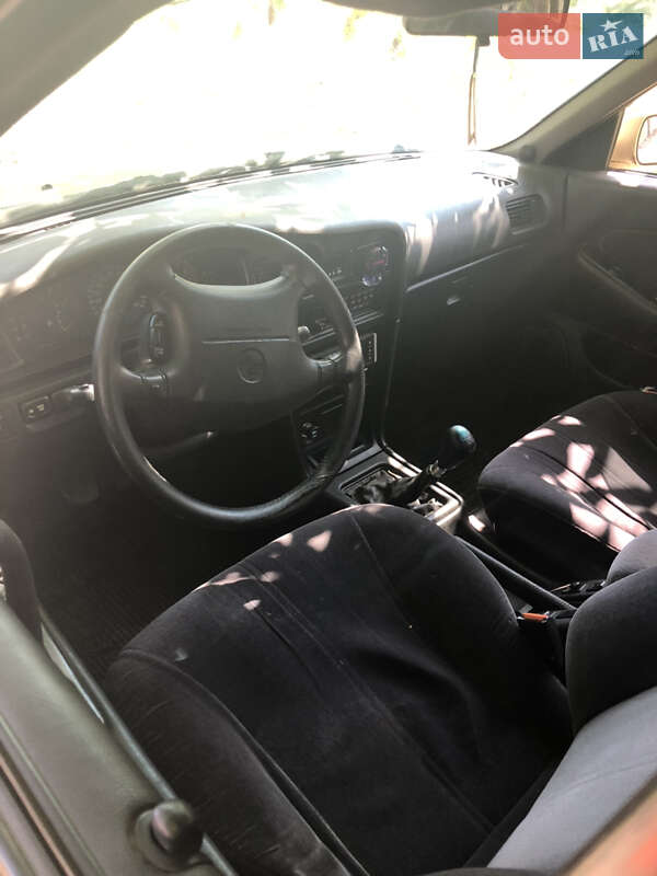 Седан Nissan Maxima 1994 в Хусті