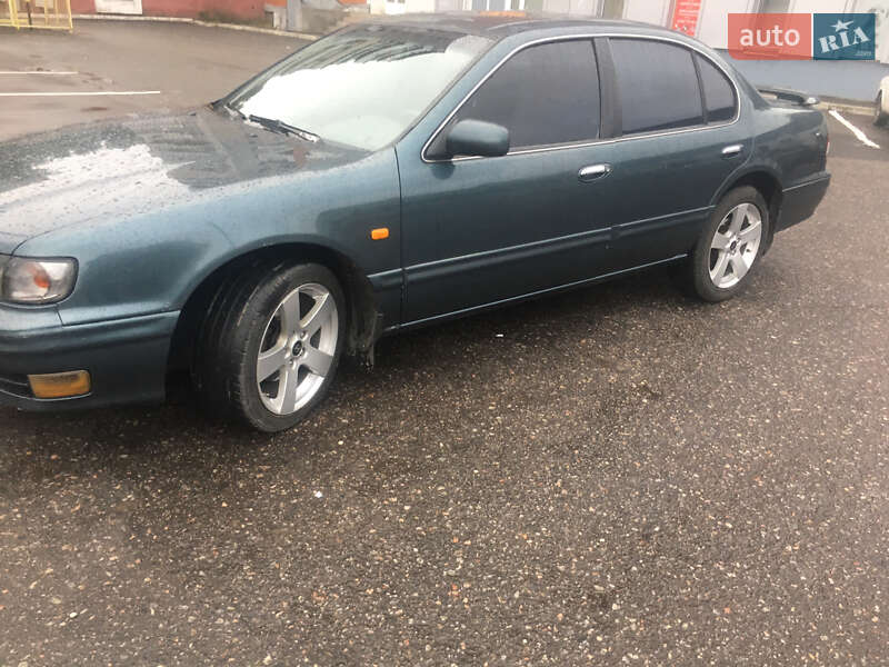 Седан Nissan Maxima 1997 в Одесі