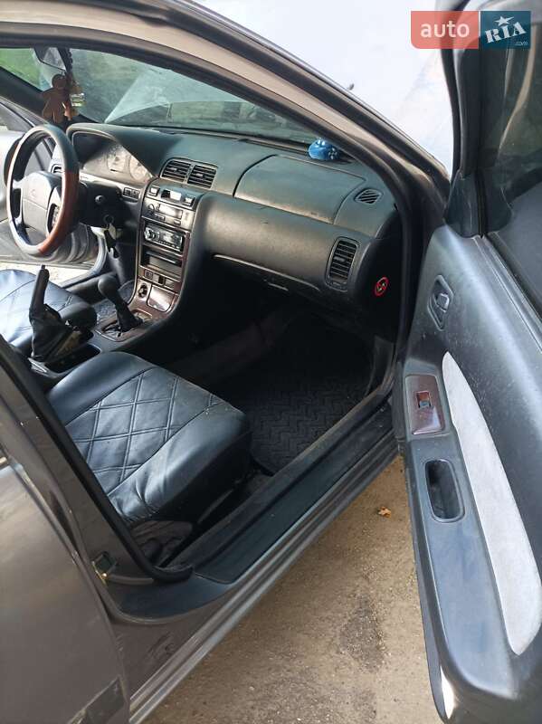 Седан Nissan Maxima 1997 в Запоріжжі