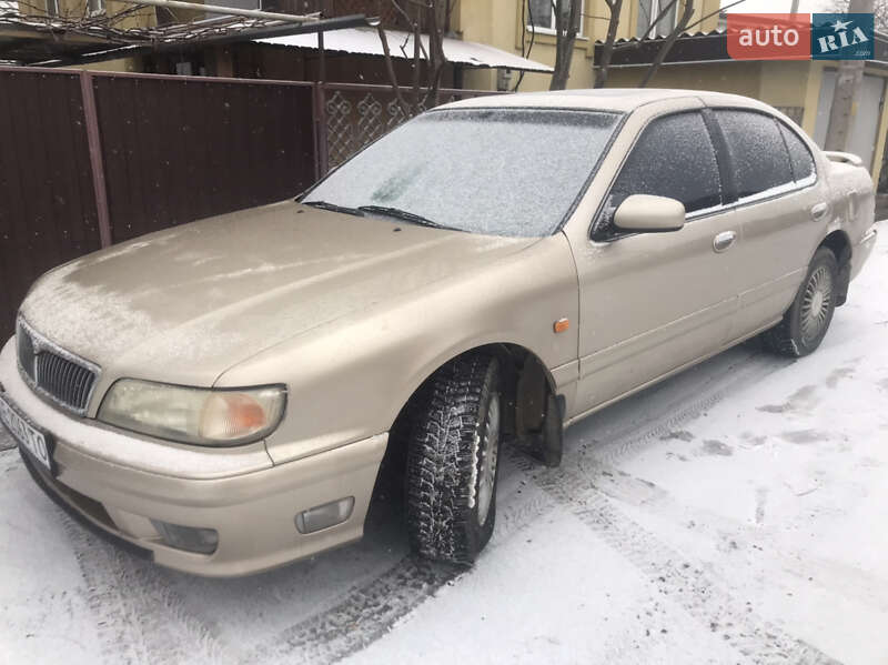 Седан Nissan Maxima 1998 в Днепре