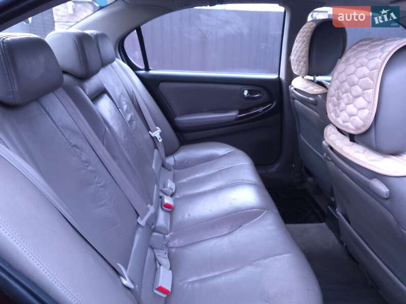 Седан Nissan Maxima 2000 в Білій Церкві