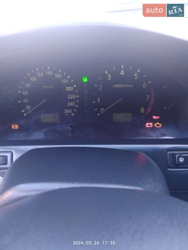 Седан Nissan Maxima 2004 в Сараті