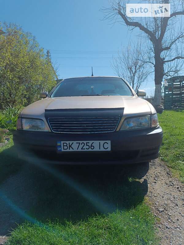 Nissan Maxima 1995