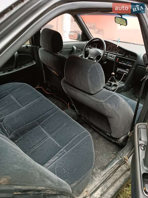 Седан Nissan Maxima 1991 в Рахові