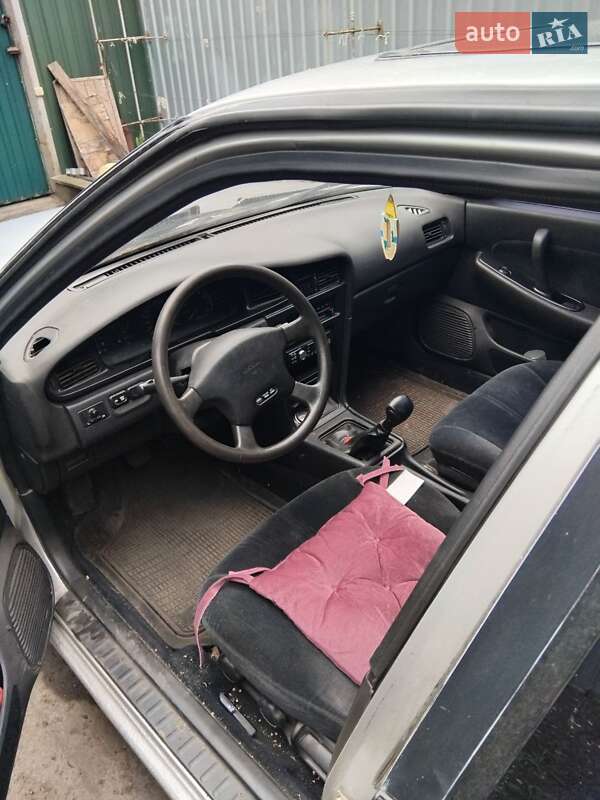 Седан Nissan Maxima 1991 в Слов'янську