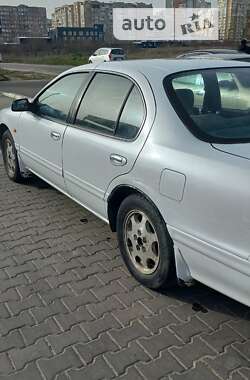 Седан Nissan Maxima 1998 в Одесі