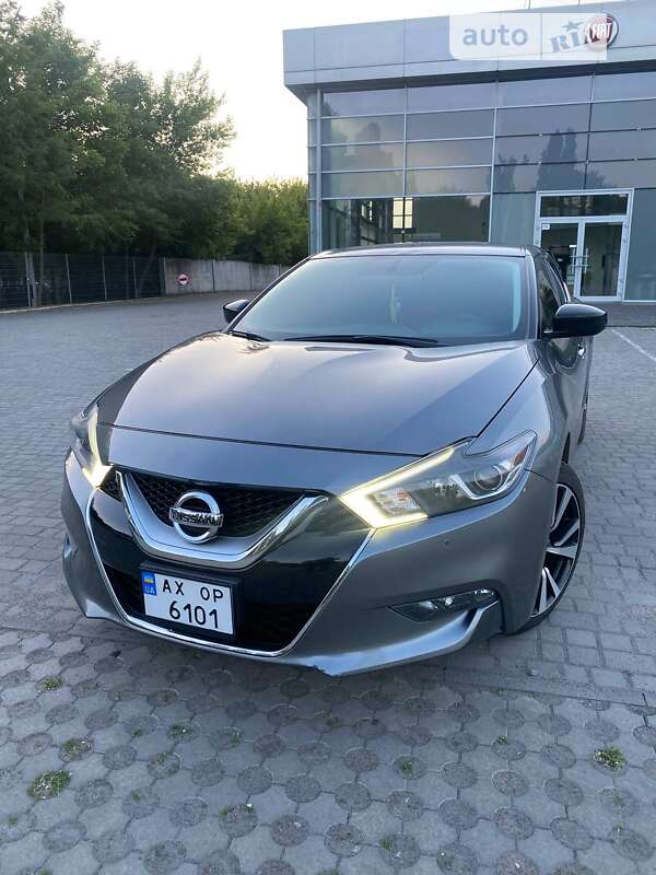 Седан Nissan Maxima 2017 в Павлограде