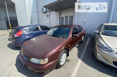 Седан Nissan Maxima 1998 в Павлограде