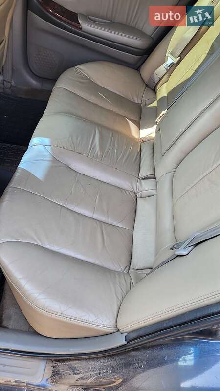 Седан Nissan Maxima 2000 в Миколаєві