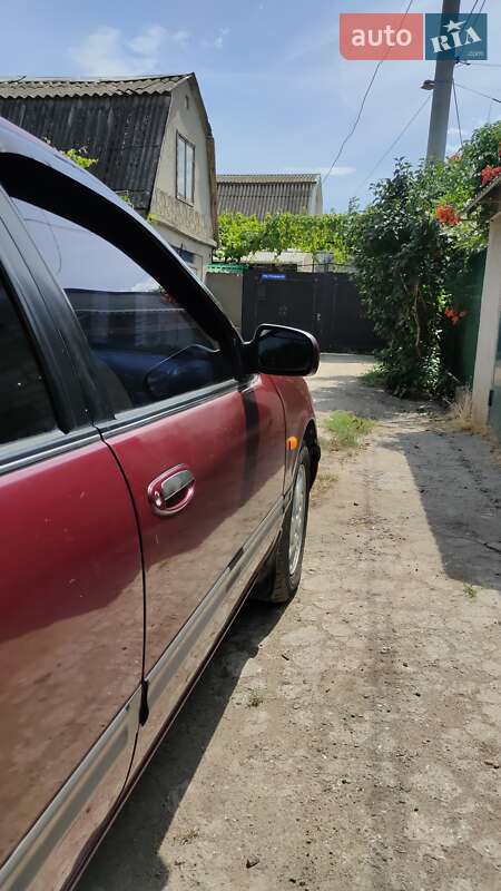 Седан Nissan Maxima 1996 в Одессе