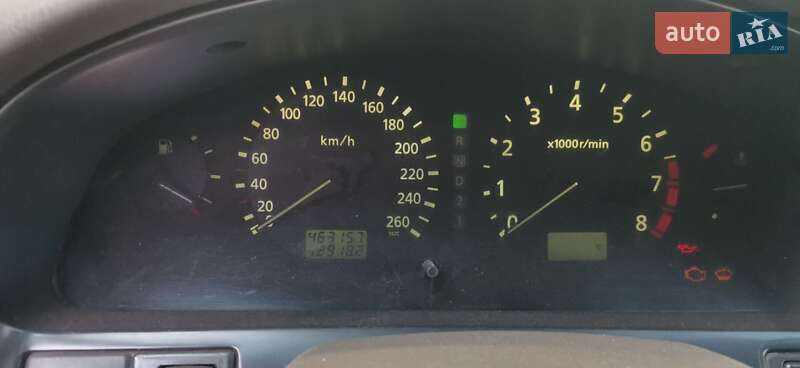 Седан Nissan Maxima 2000 в Кривому Розі