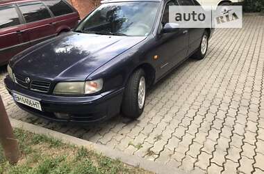 Седан Nissan Maxima 2000 в Івано-Франківську