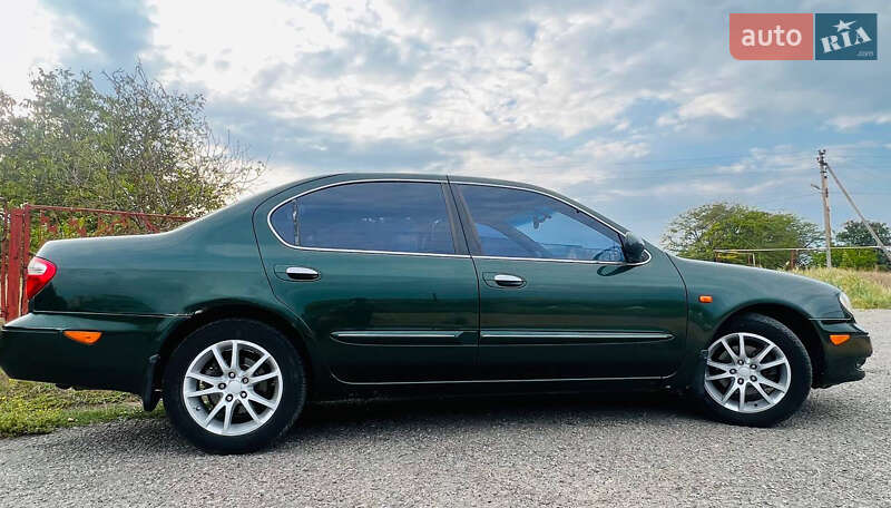 Седан Nissan Maxima 2002 в Ивановке