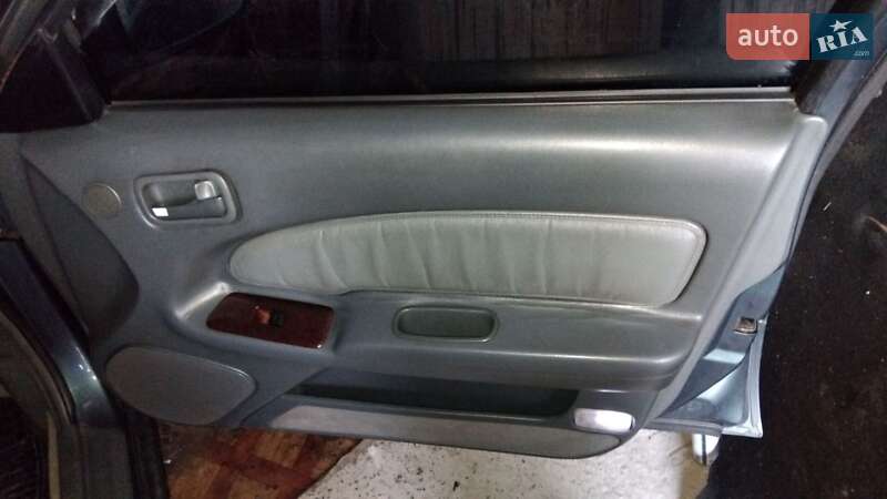 Седан Nissan Maxima 1997 в Одесі