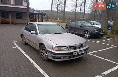 Седан Nissan Maxima 1995 в Рівному