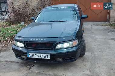 Седан Nissan Maxima 1997 в Первомайске