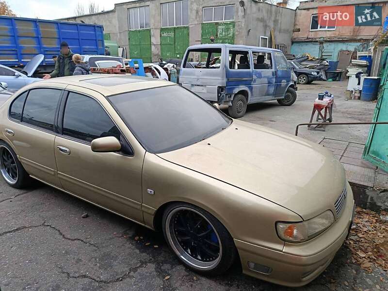 Седан Nissan Maxima 1997 в Одессе