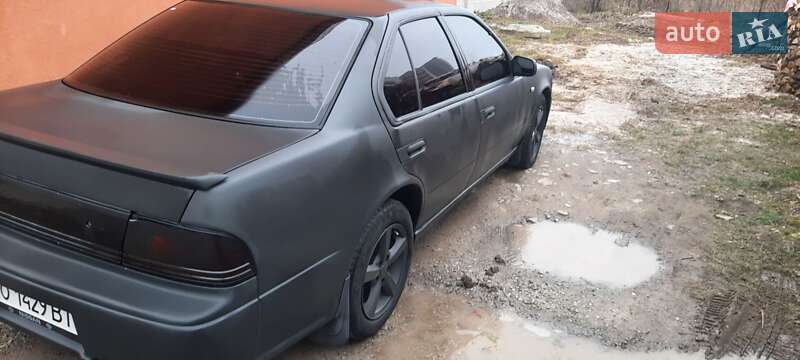Седан Nissan Maxima 1993 в Чорткові