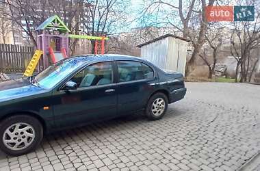 Седан Nissan Maxima 1996 в Черновцах