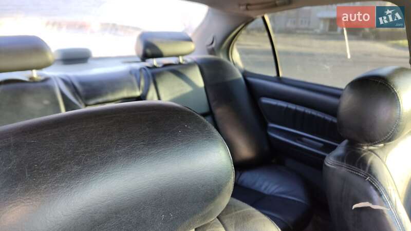 Седан Nissan Maxima 1997 в Николаеве
