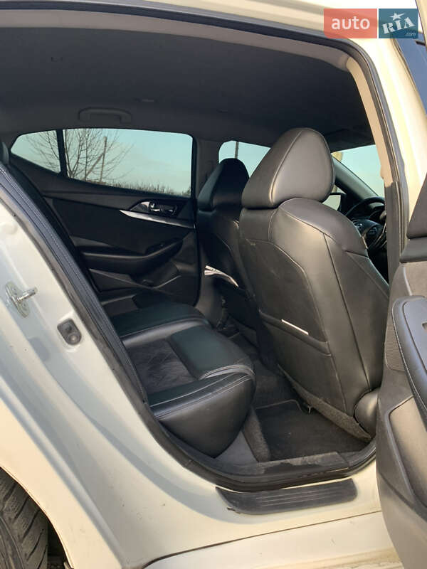 Седан Nissan Maxima 2015 в Полтаве