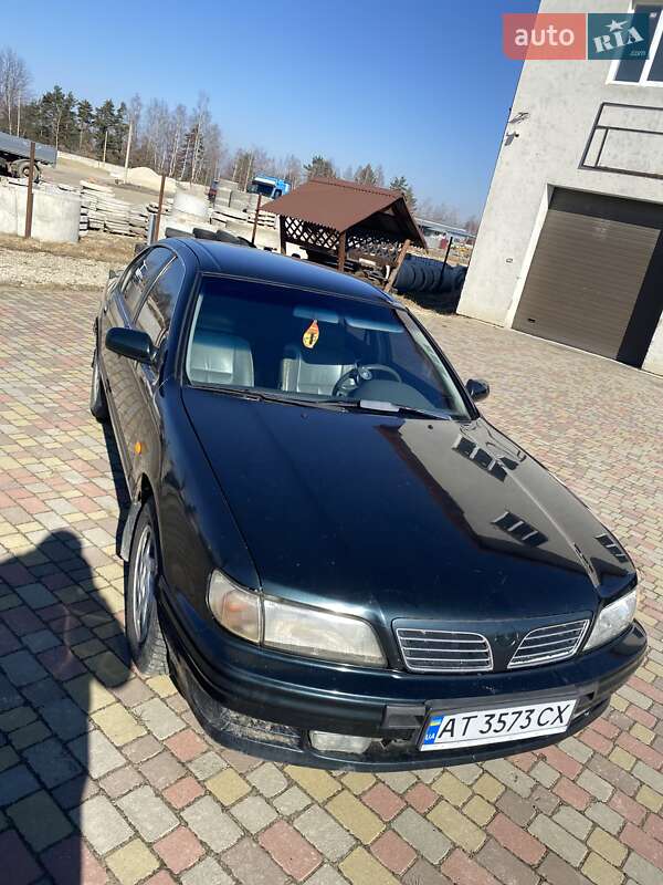 Седан Nissan Maxima 1995 в Болехові