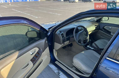 Седан Nissan Maxima 2000 в 