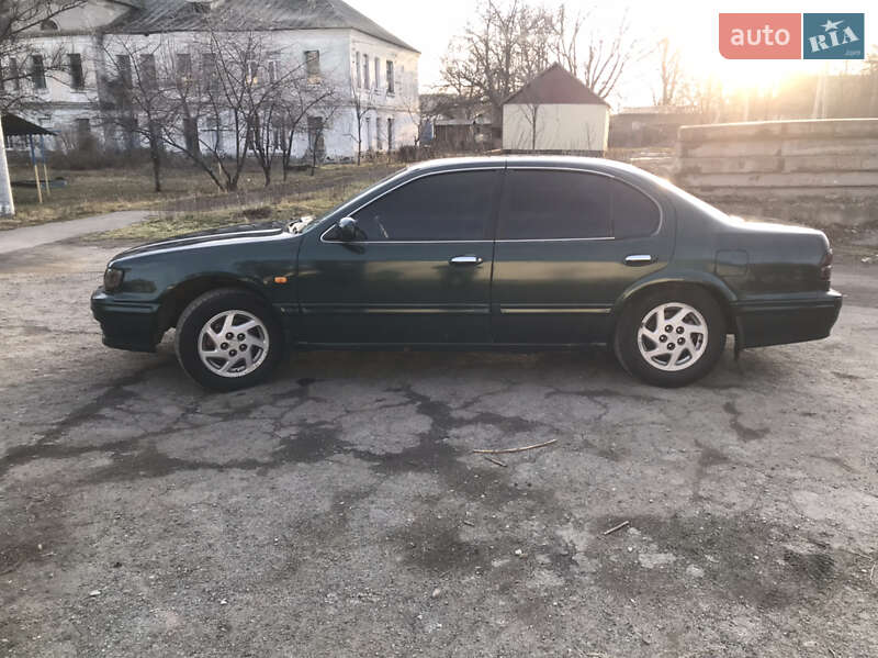 Седан Nissan Maxima 1998 в Гайвороні