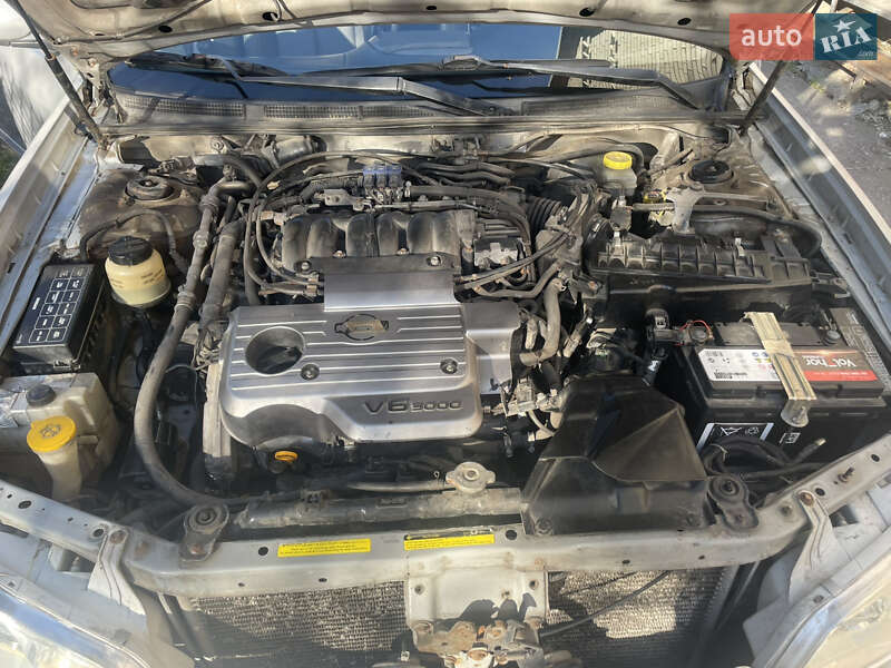 Седан Nissan Maxima 2001 в Бродах