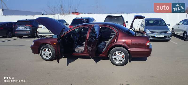 Седан Nissan Maxima 1999 в Днепре