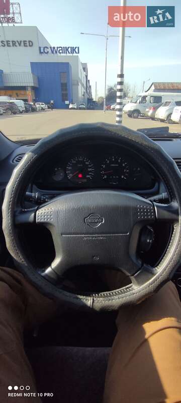 Седан Nissan Maxima 1999 в Днепре