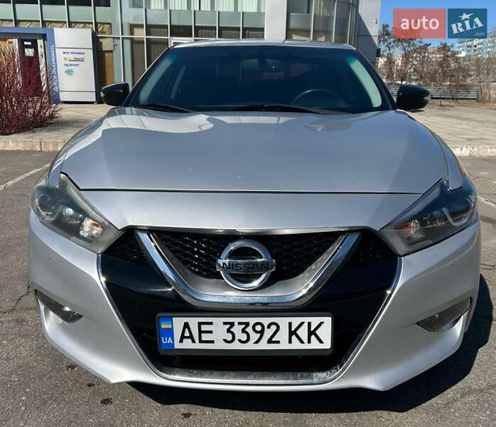 Седан Nissan Maxima 2017 в Кам'янському