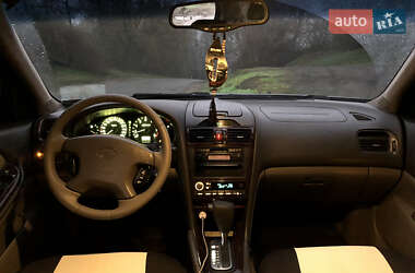 Седан Nissan Maxima 2002 в 