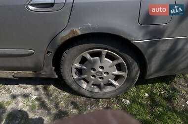Седан Nissan Maxima 2000 в 
