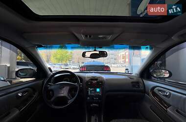 Седан Nissan Maxima 2001 в 