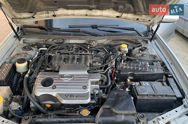 Седан Nissan Maxima 2001 в 