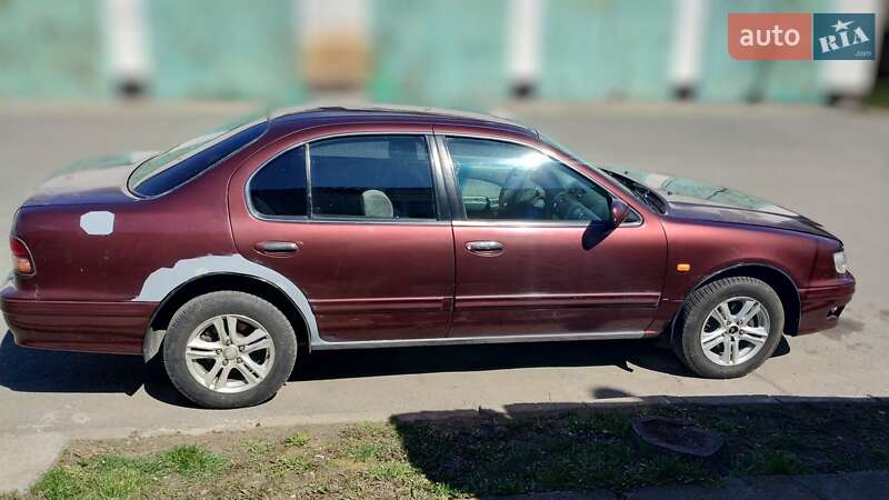 Седан Nissan Maxima 1997 в Умани