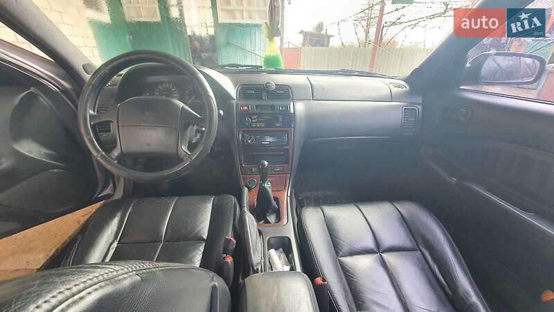 Седан Nissan Maxima 1996 в Верхней Сыроватке