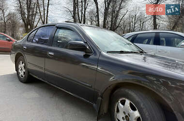 Седан Nissan Maxima 1999 в 