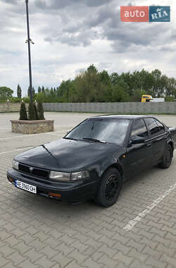 Седан Nissan Maxima 1994 в Чернівцях