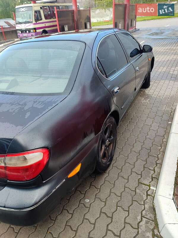 Седан Nissan Maxima 2002 в Львові