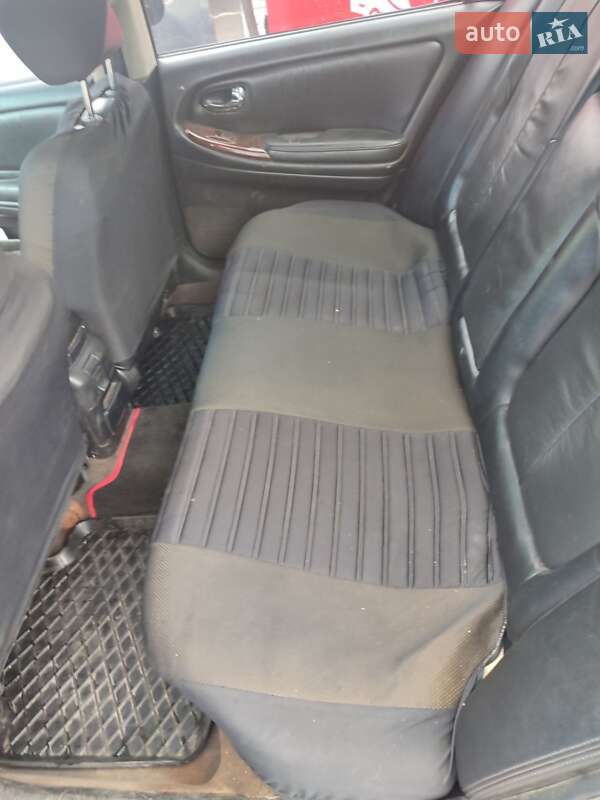 Седан Nissan Maxima 2002 в Львові