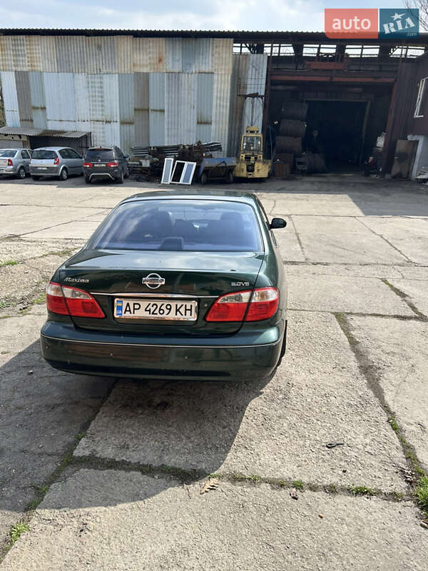 Седан Nissan Maxima 2000 в Запорожье