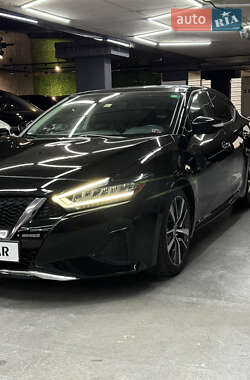Седан Nissan Maxima 2019 в 