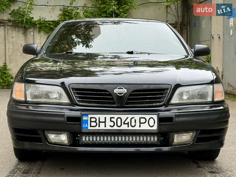 Седан Nissan Maxima 1996 в Одессе